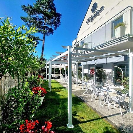 Majestique Hotel Pobierowo Bagian luar foto