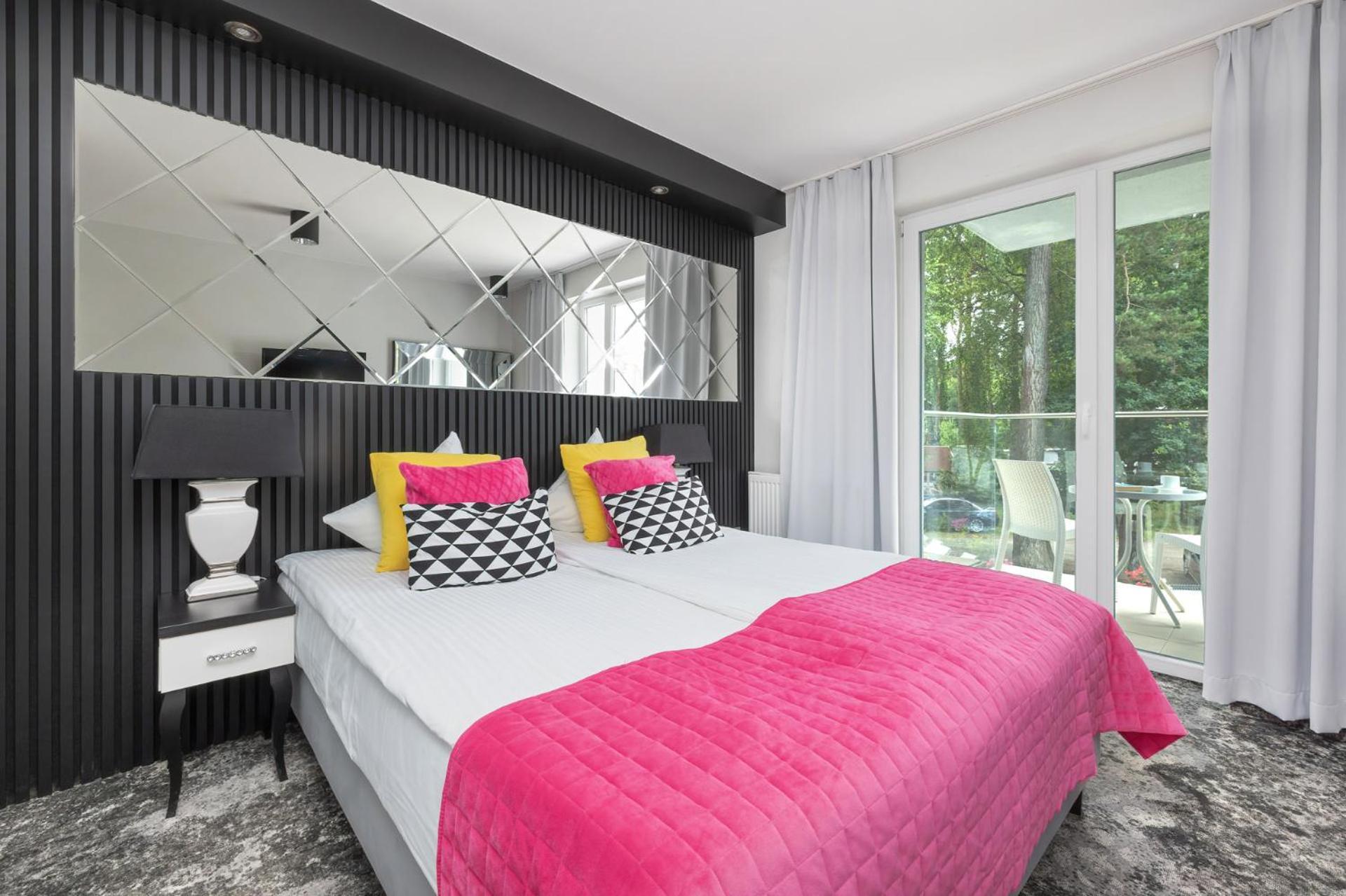 Majestique Hotel Pobierowo Bagian luar foto