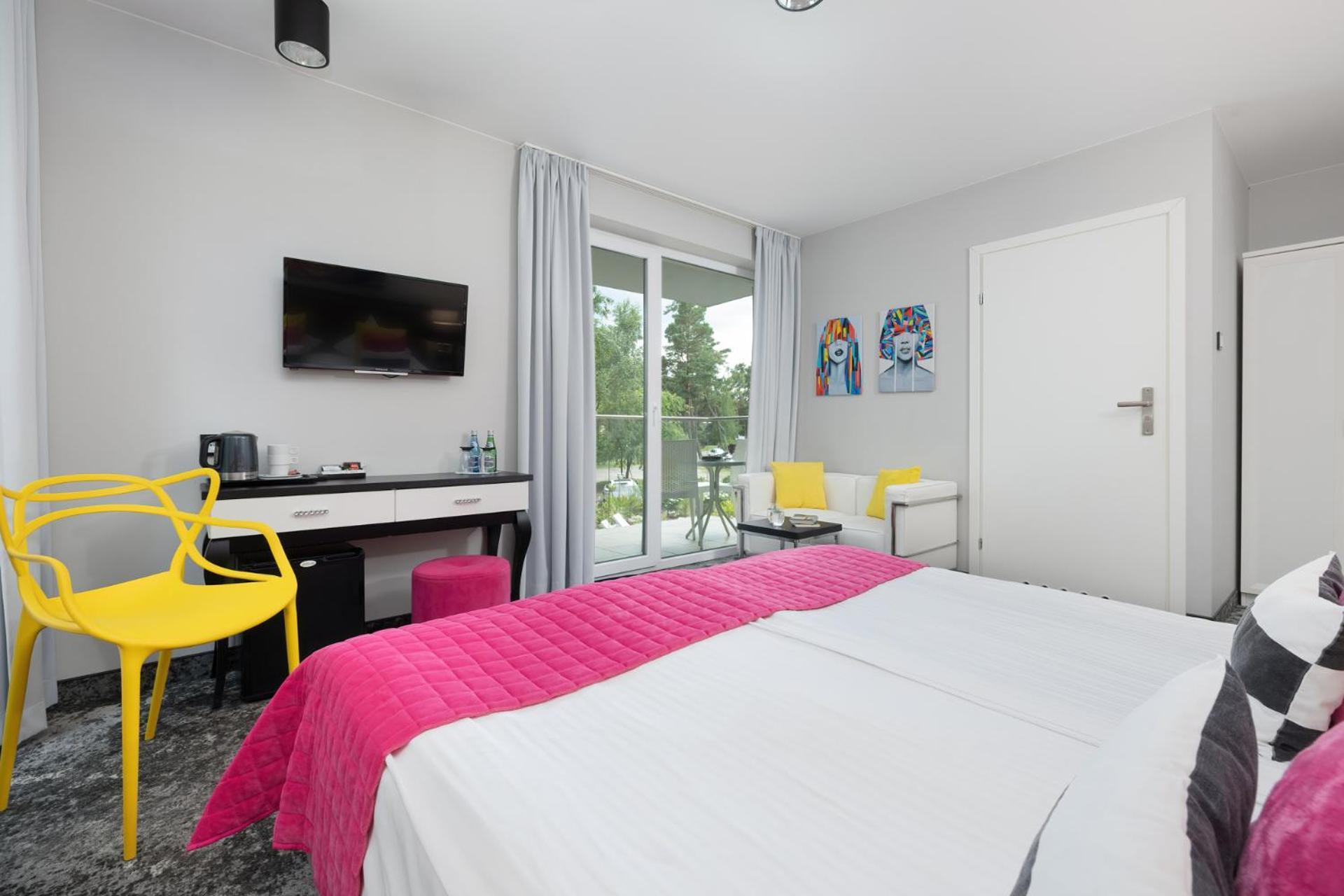 Majestique Hotel Pobierowo Bagian luar foto