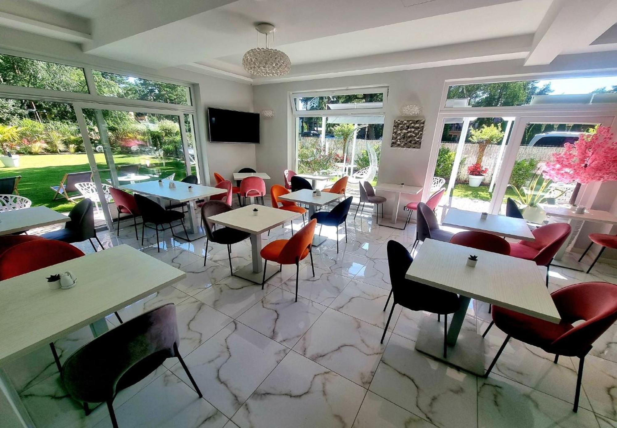 Majestique Hotel Pobierowo Bagian luar foto