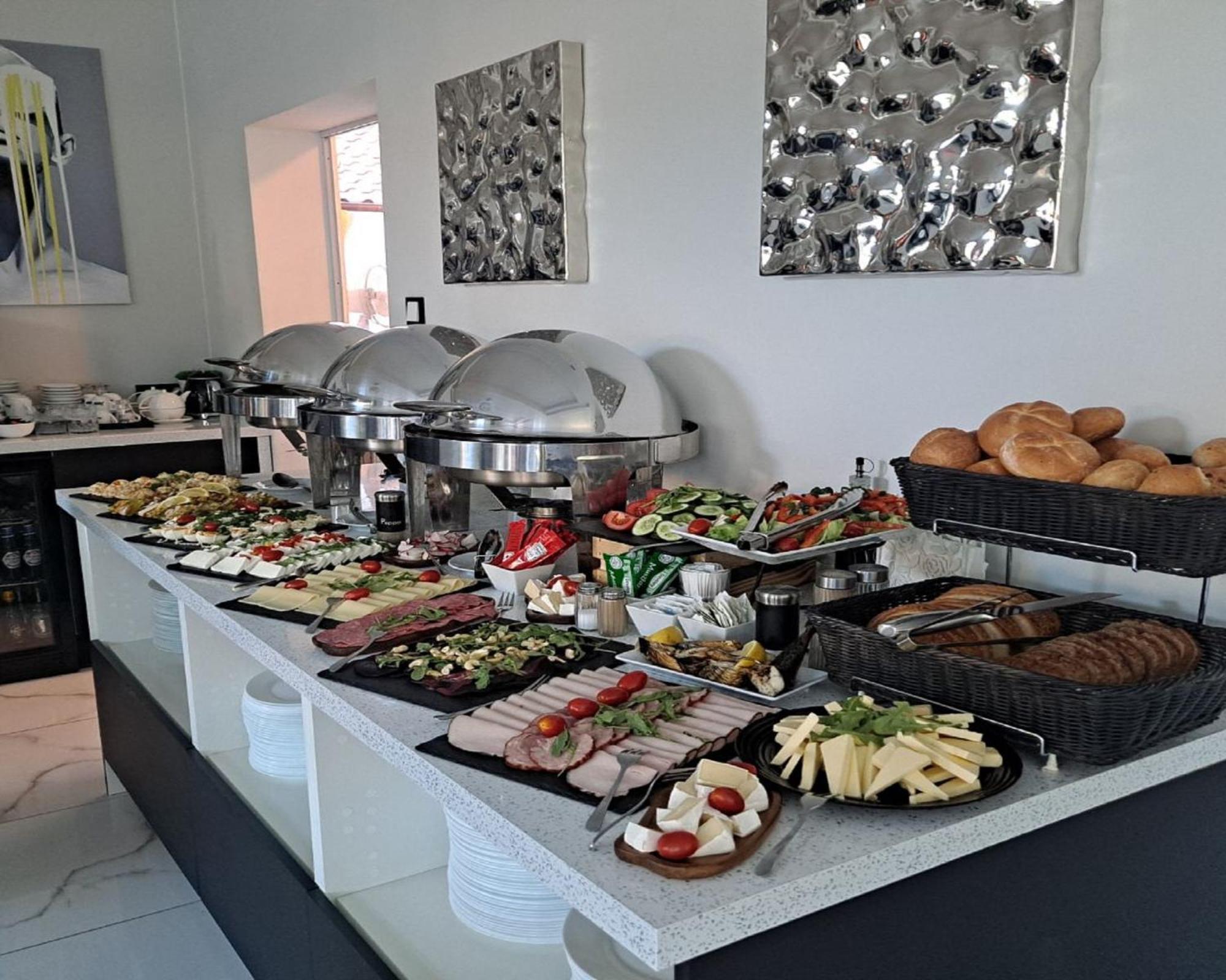 Majestique Hotel Pobierowo Bagian luar foto